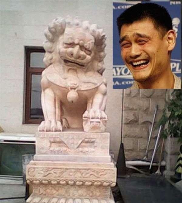 搞笑圖片幽默段子笑話：兄弟看后面你女朋友要跟別人跑了！(圖2)
