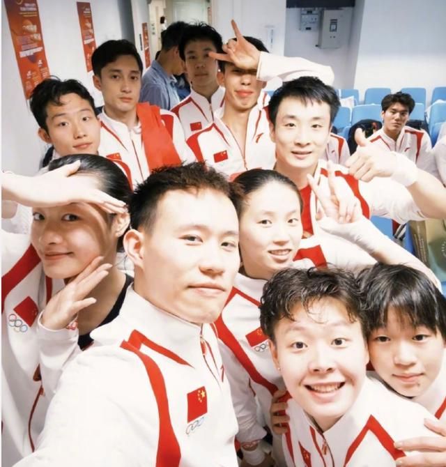 爆笑全程!盛李豪奪冠樊振東王楚欽打盹(圖8)