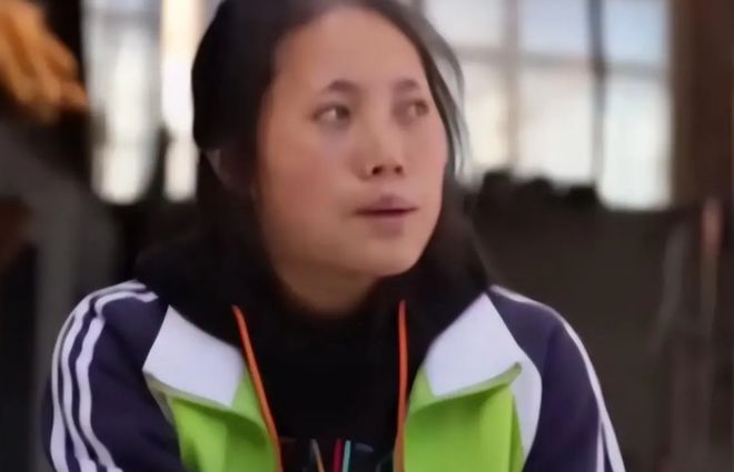 為了湊錢上學甘肅農村女孩給馬云寄母雞慘遭拒絕后竟一哭成名(圖2)