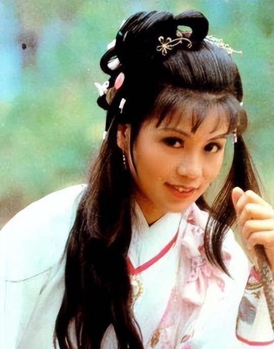 金庸給了她絕美的容貌完美的丈夫可她卻將自己活成了笑話(圖4)