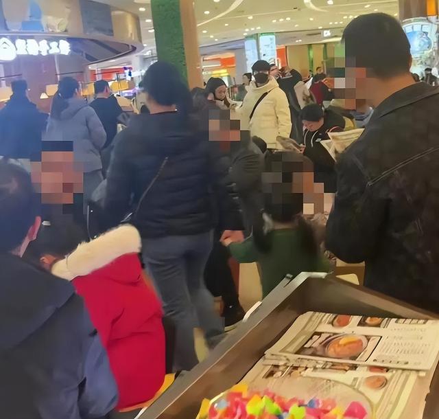 九游娛樂：被麻六記濟南店活寶笑死一天沒培訓直接上崗直播連保潔都不放過(圖5)