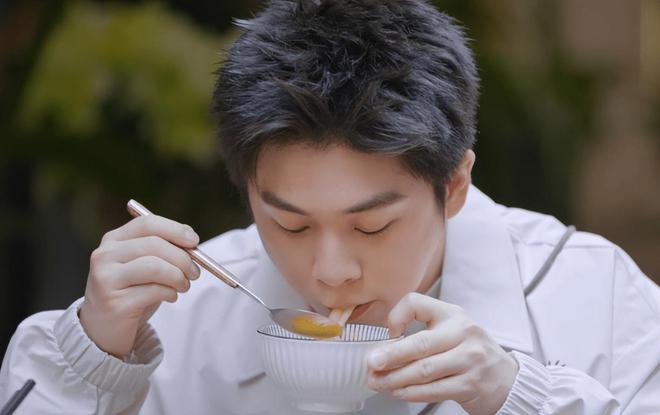 曾因快男小火身高經(jīng)常被調(diào)侃沒想到這么有搞笑天賦(圖4)