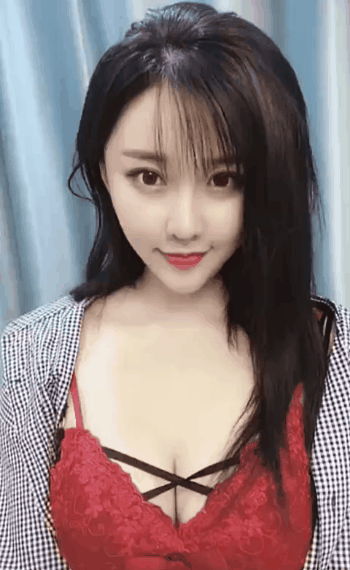 九游娛樂：輕松一秒：妹子擋在我面前不讓我許愿怎么辦？(圖3)