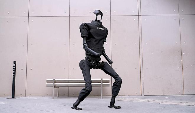春節聯歡晚會年僅35的王興興再上熱搜回母校當院長逆襲人生