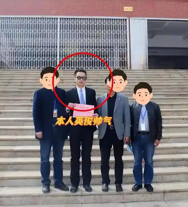 坐大腿上親嘴四川已婚男老師與學生在辦公室被拍老師生活照曝光(圖2)