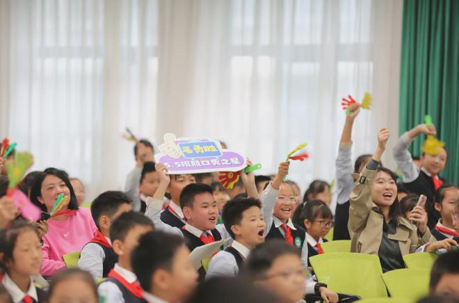 “學習的煩惱用脫口秀說說”成都小學生的單口喜劇太“炸場”了(圖3)